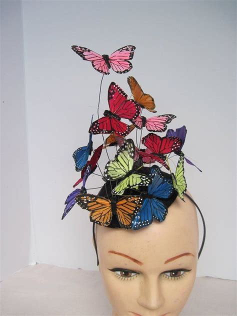 This Headdress Has The Classic Multi Colored Feather Large 3 12