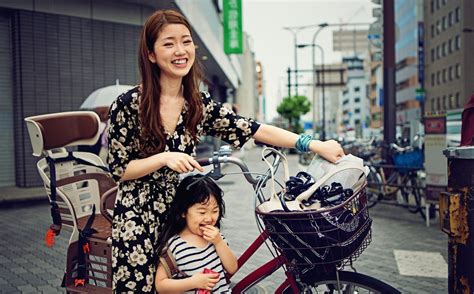 Young Japanese Mother And Her Daughter Savvy Tokyo