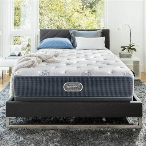 Simmons beautyrest mattresses are traditional hybrid mattresses offering cooling comfort and support. Simmons Beautyrest Beautyrest Silver 12 Plush Innerspring ...