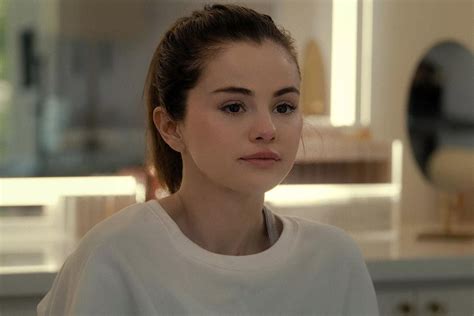 Selena Gomez My Mind And Me Review Whats Going On With Selena Popdust