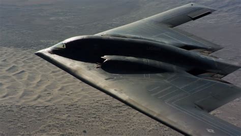 Watch A B 2 Stealth Bomber Fly In High Definition Popular Science