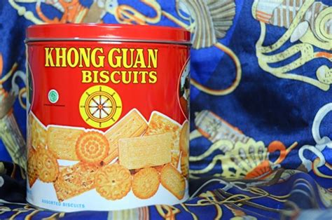 Khong guan merupakan perusahaan makanan yang memproduksi produk biskuit dan wafer. Wirastani: Khong Guan Biscuits