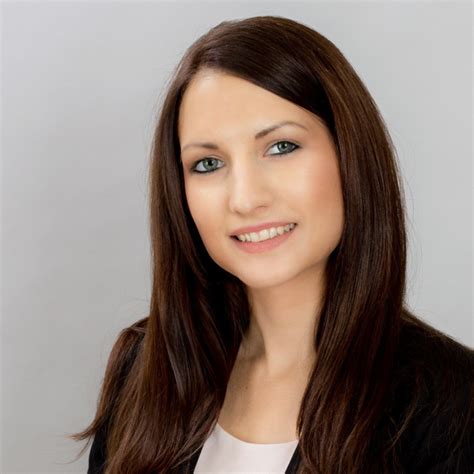 Anja Berger Leiterin Netzwerk Firmenkunden Head Business Partner