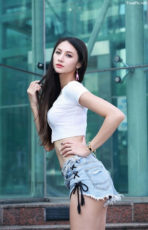 Beautiful Taiwanese Girl Lola 雪岑 Perfect Long Legs Baby