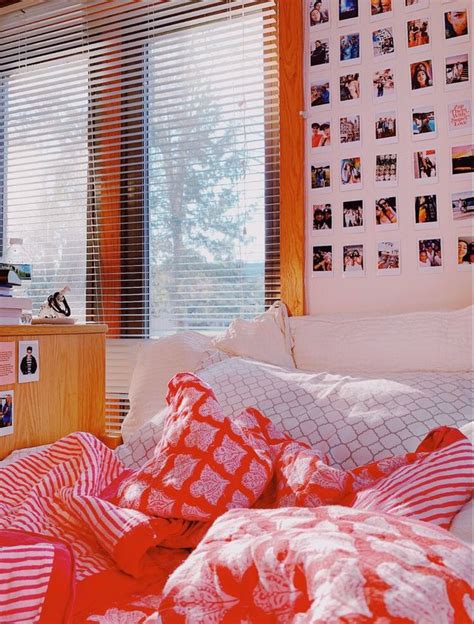 pinterest emily de anda in 2020 dorm room diy preppy room room inspiration