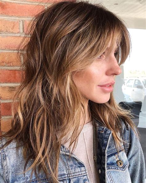 The look is effortless, flattering, and 110% on trend. Pin on hair