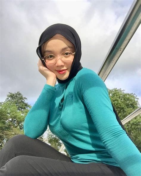 Pin By Not A Porn Account Napa On Curvy In Hijab Gadis Berjilbab Wanita Mode Wanita