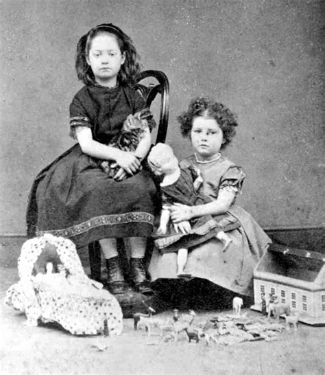 Victorian Women With Children