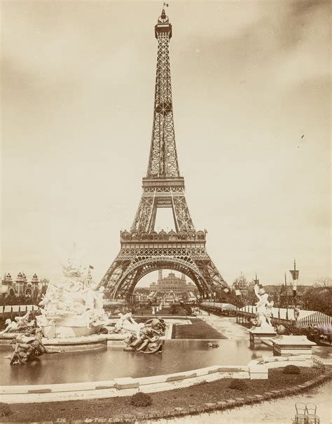 Pin By Amber Ilyas On Old Vintage History Photography Eiffel Tower
