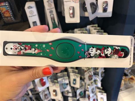 Photos New Limited Release Mickey And Minnie Christmas Magicband
