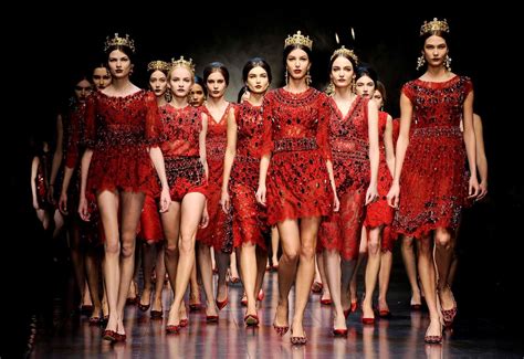Fashion Elegant Girl Wallpaper | HD Wallpapers Collection