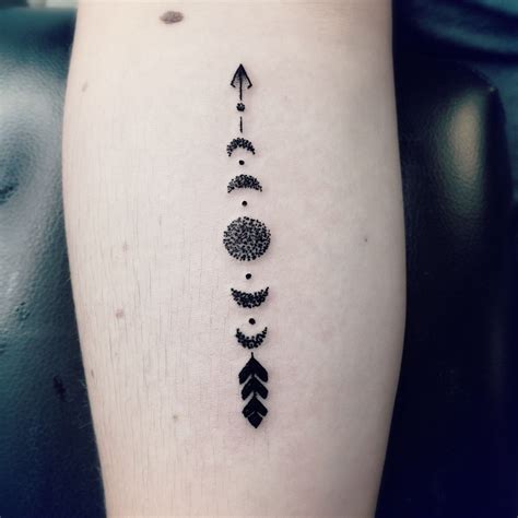 Dotwork Moon Phases ⁣ 🌔🌓🌒🌑🌘🌗🌖⁣ Tattoo Designs
