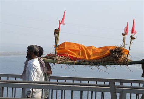 Enterrement Hindouiste Rites Et Cérémonie