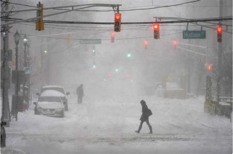 A Long Two Days Major Storm Pummels Northeast With Snow