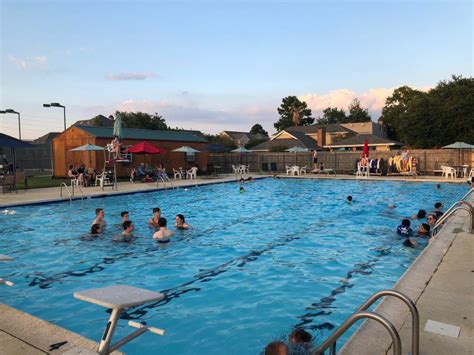 Outdoor Parties Woodlake Swim And Tennis Club