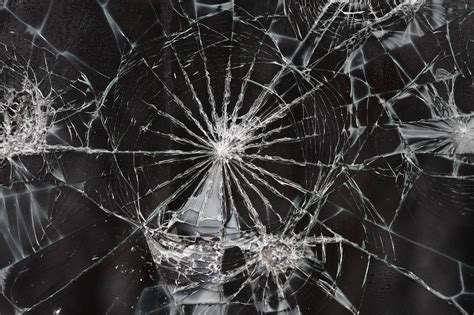 Pin By Jean Barnett On Materials Glass Broken Screen Wallpaper