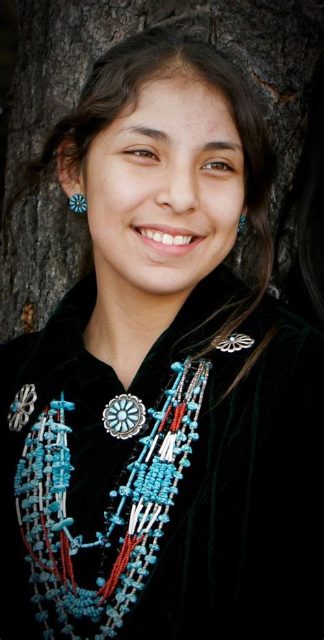 Beautiful Navajo Woman Navajo Women Beautiful Women