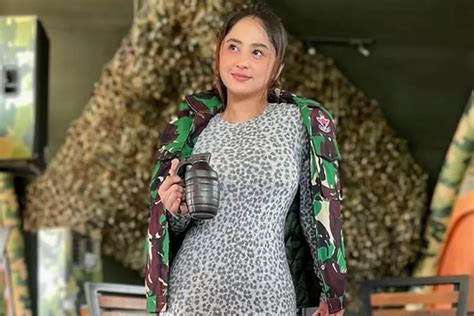 Dewi Perssik Dikabarkan Bakal Didepak Indosiar Terkait Rating Tv Dan