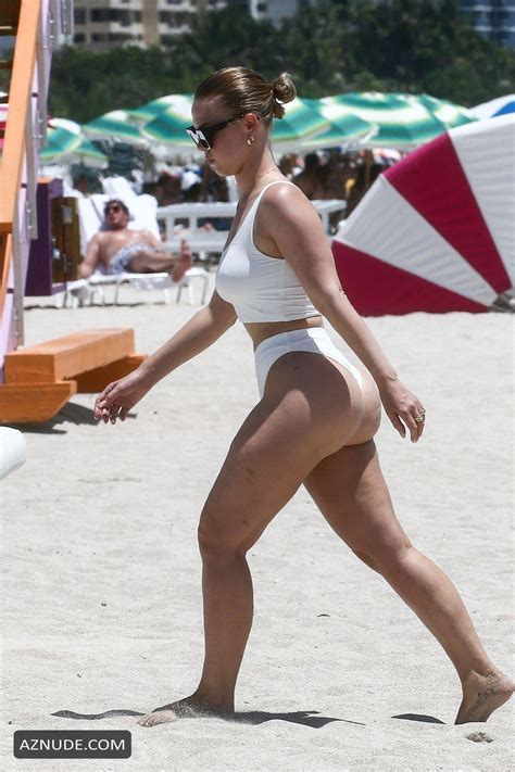 Bianca Elouise Showed Off Her Curves In A White Bikini On The Beach In