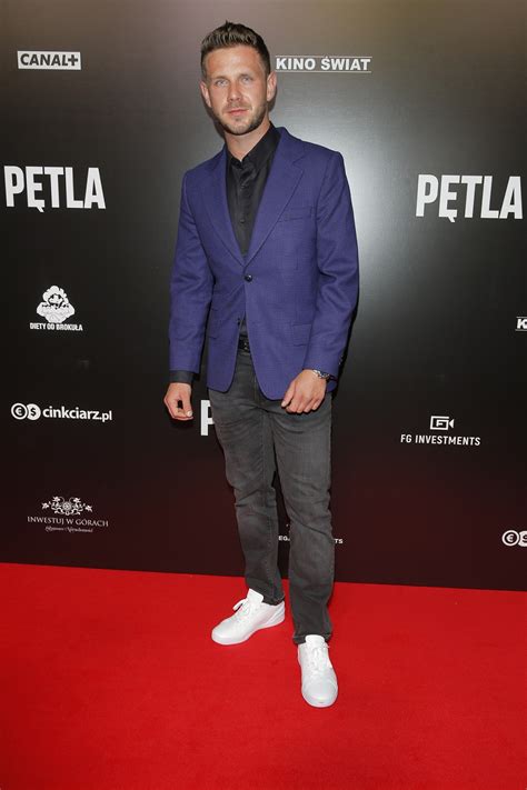 Antoni królikowski z ojcem foto: Gwiazdy na premierze filmu Patryka Vegi "Pętla". | Kozaczek