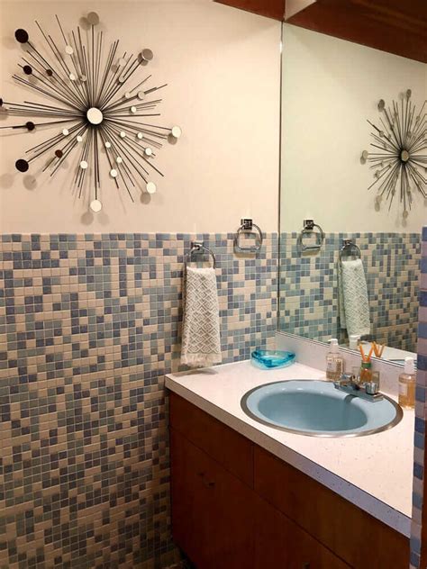 Glass tiles and design tips for your home. Mosaic bathroom tiles - 3 unique designs in Kim's 1962 house