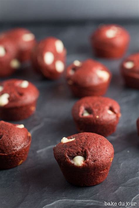 Red velvet cupcakes dengan cream cheese frosting. Red Velvet Mini Muffins | Yummy snacks, Mini muffins ...