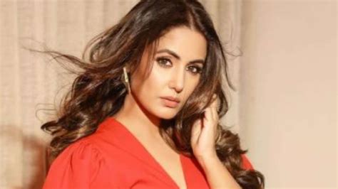 Hina Khan Wins Internet With Her Inspiring Note On Choosing Mental Health Over Physical Appearance