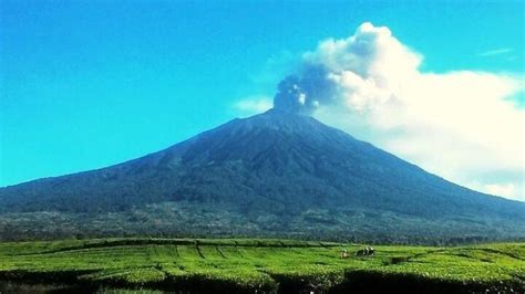 Gunung Kerinci Merapi Dan Gunung Berapi Lain Di Indonesia Hampir Aktif