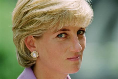 This Is The Real Story Behind Princess Diana S Iconic Haircut Glamour