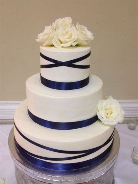 15 simple but elegant wedding centerpieces for 2021 trends. Amazing navy blue wedding cakes 82 | Simple wedding cake ...