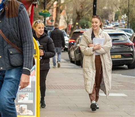 Phoebe Dynevor Seen With Her Mother Sally Dynevor While Out In Hamstead 02 Gotceleb