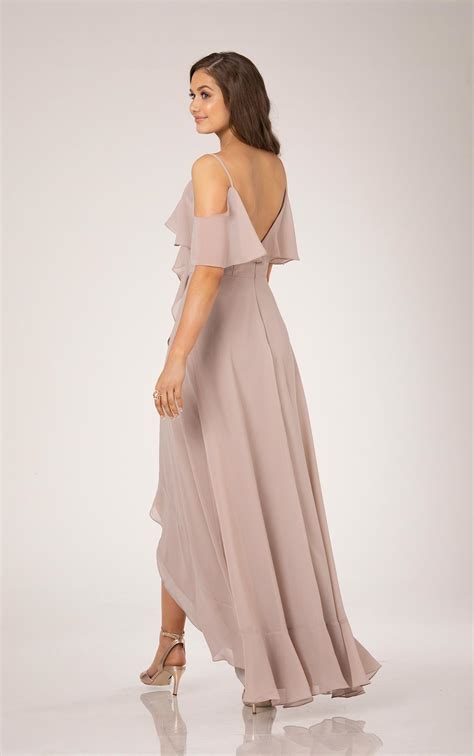 Englisch » deutsch deutsch » englisch. Boho-Inspired Bridesmaid Dress with Flowy Ruffle Details ...