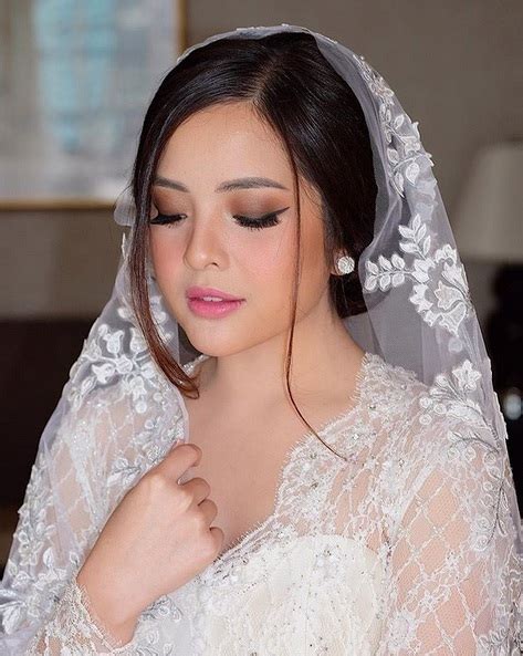 Suami tasya kamila, randi bachtiar, mengidap kanker kelenjar getah bening atau hodgkin lymphoma stadium dua. Ternyata, Riasan Tasya Kamila saat Resepsi Pernikahan ...