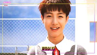 런쥔) is a chinese singer born in jilin on march 23, 2000. HUANG RENJUN'S TEETH APPRECIATION | NCT (엔시티) Amino
