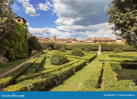 Famous Italian Garden Of Orti Leonini Stock Image Image Of Classical