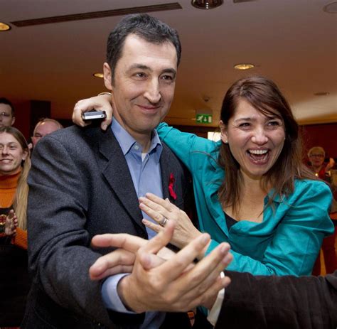 Rekabet kurulu bazı devralma ve birleşme işlemlerine onay verdi. Landesparteitag: Özdemir gewinnt Abstimmung um ...