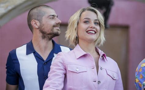 Lourenço ortigão e kelly bailey, os momentos românticos do casal cristina ferreira já reagiu à saída de lourenço ortigão da tvi com um comentário no instagram. Kelly Bailey e Lourenço Ortigão - Casal rejeita fazer par ...