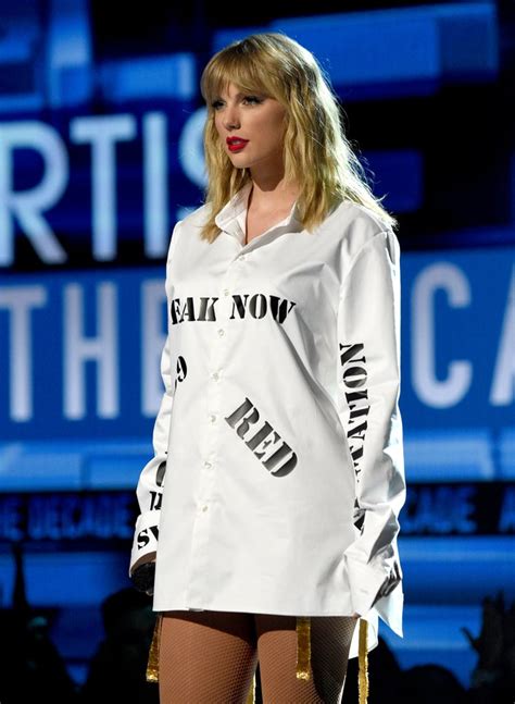 Taylor Swifts Amas Performance Outfit Didnt Just Look Good It Made A