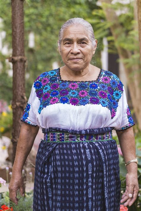 Le Donne Maya In Lotta Per Proteggere I Tessuti Indigeni Dallindustria