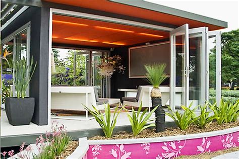 We have an initial range of sneeze guards that covers office & workplace, store fronts and cafe's. Perspex® Screens & Roofing for Gardens | Mitchell Laminates