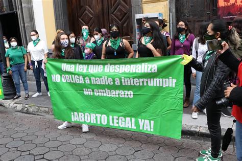 Protestan Feministas En El Congreso Para Despenalizar El Aborto 24 Horas Puebla