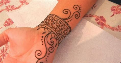 38 Charming Style Simple Henna Design On Wrist