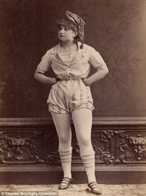 Photos Reveal Scandalous Burlesque Dancers Of The 1890s Daily Mail