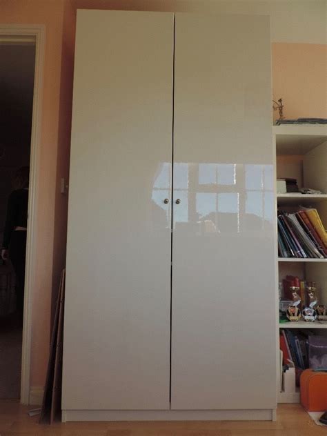 A wardrobe fit for the one that loves folding! Glossy White Desk, High Gloss Ikea Wardrobe, White Ikea ...