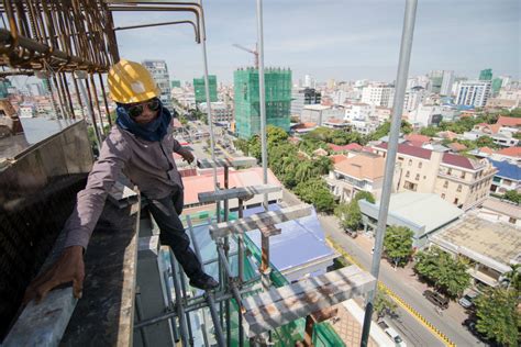 The Perilous Lives Of Cambodias High Rise Construction Workers Vice