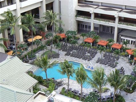 Tapa Pool Picture Of Hilton Hawaiian Village Waikiki Beach Resort