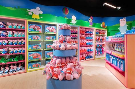 This is a guide to help you avoid having to buy the gift compass because it is ridiculously expensive on the auction house(the one i got was. Peppa Pig World of Play Attraction Coming to Auburn Hills ...