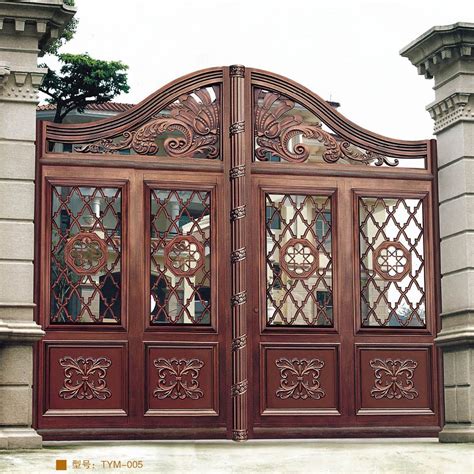 Modern house iron doors,steel gates and grills,iron balustrades,iron balcony,steel fence ,steel doors and windows design. Pin by Lorraine ENWRIGHT-Bennett on ENTRANCE GATES | House ...