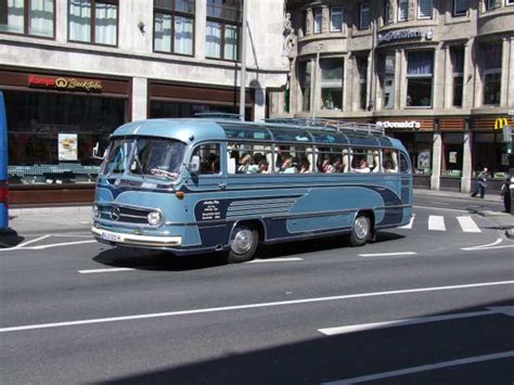 Köln Nostalgisk Rundvisning På Tysk I En Gammel Bus Getyourguide