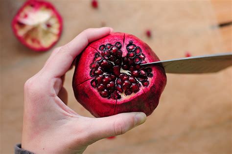 How To Cut A Pomegranate Using A Pairing Knife Japana Home